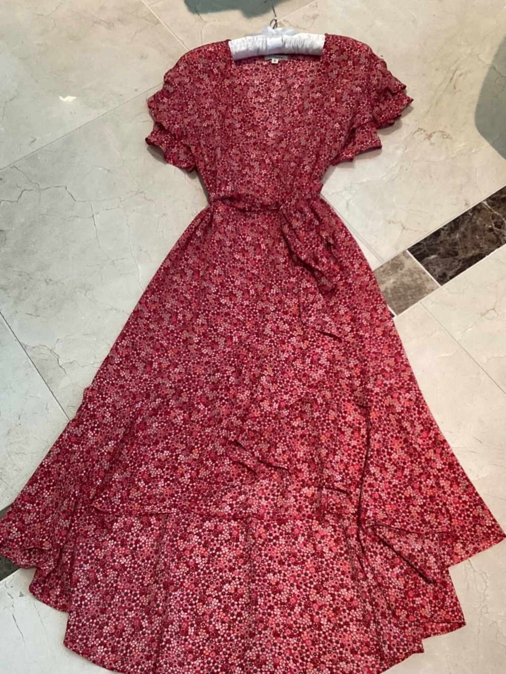 MAX STUDIO - RED CREAM FLORAL HIGH-LOW WRAP MAXI DRESS - SIZE XS